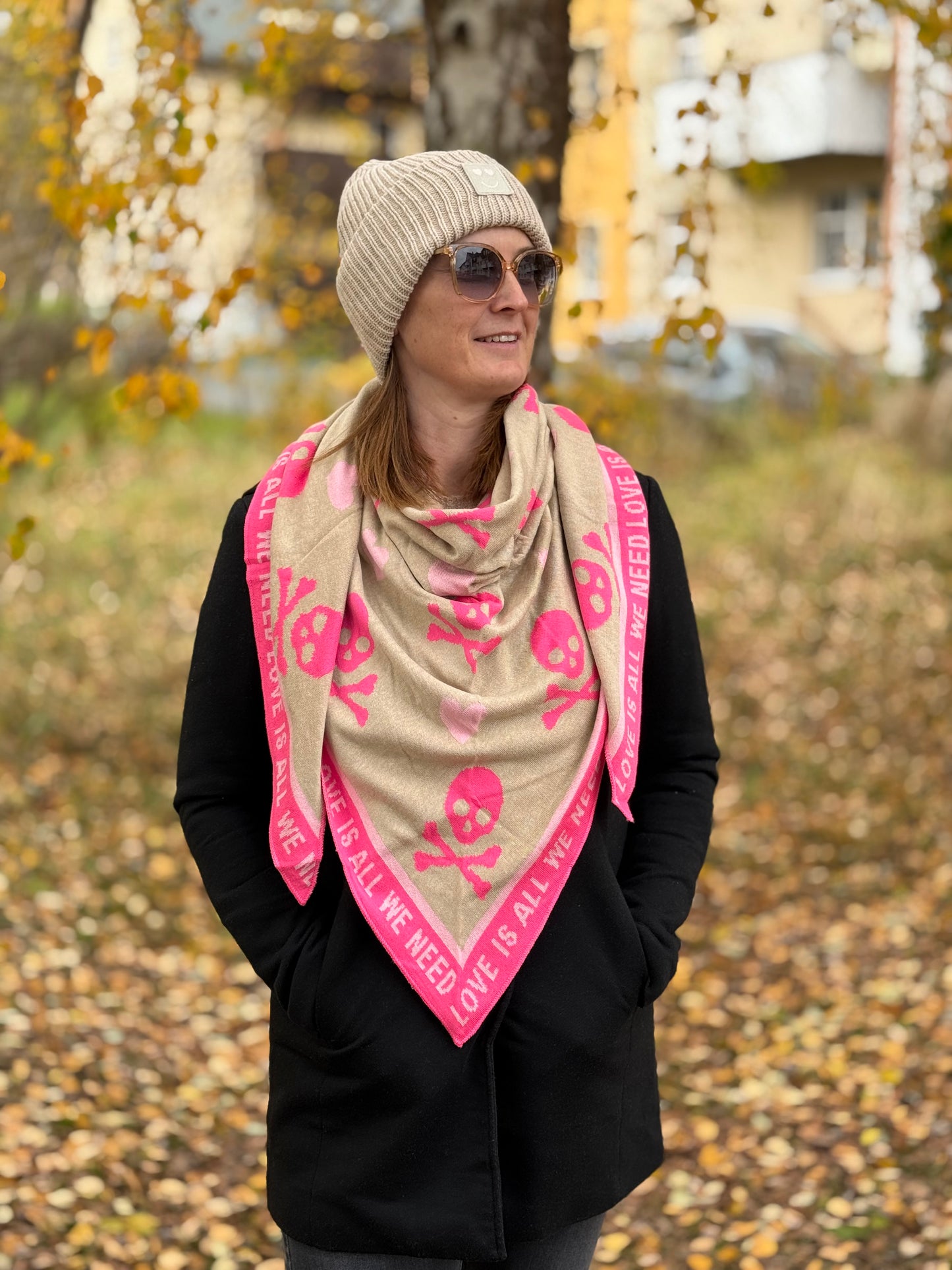 Zwillingsherz Schal „Totenkopf & Herz“ beige, pink