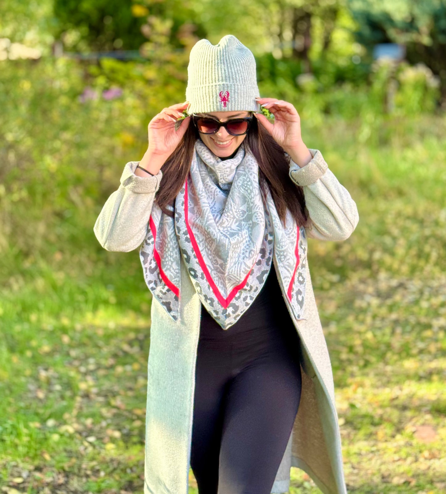 Zwillingsherz Schal „Angry Leo“ grau, rot