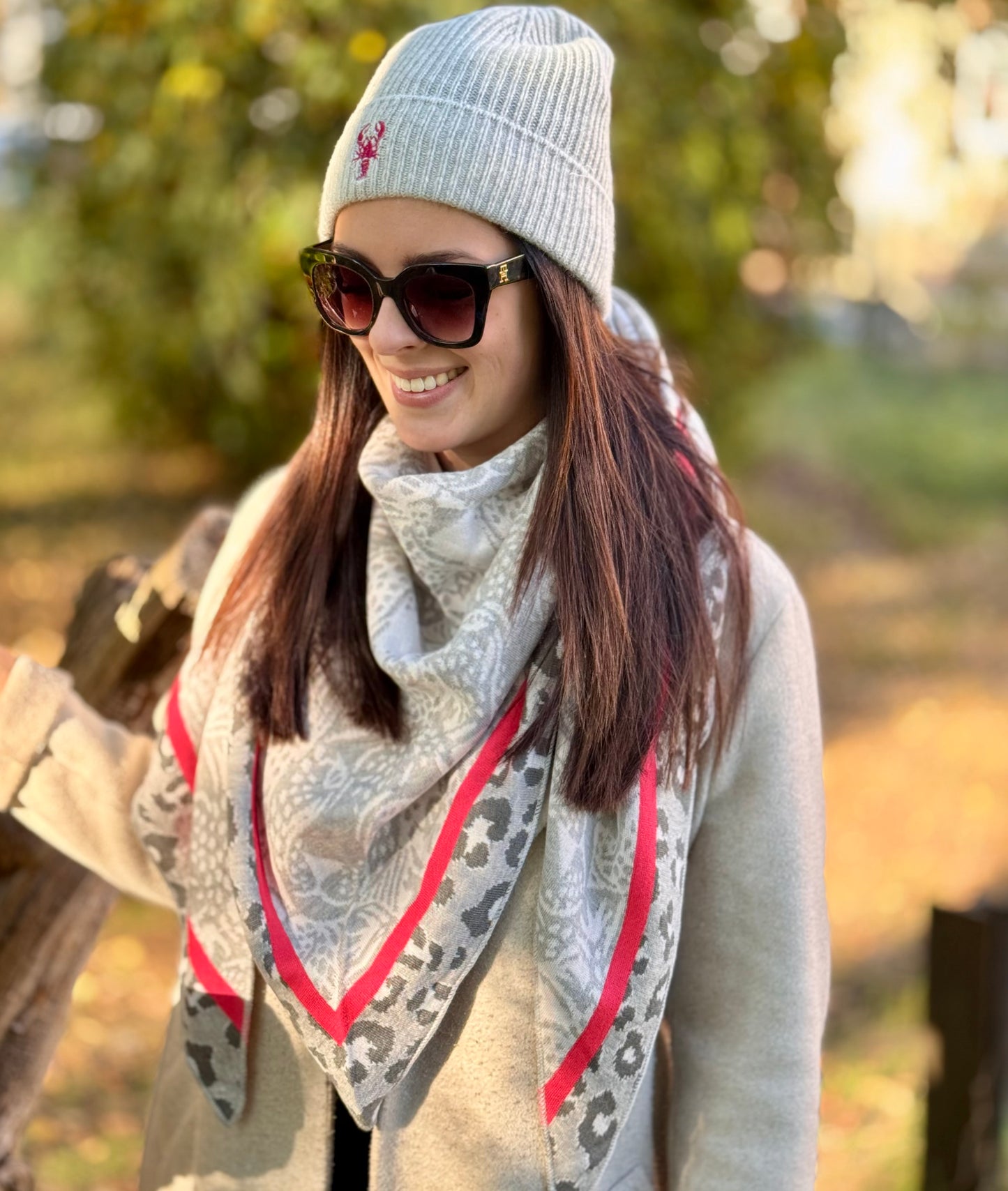 Zwillingsherz Schal „Angry Leo“ grau, rot